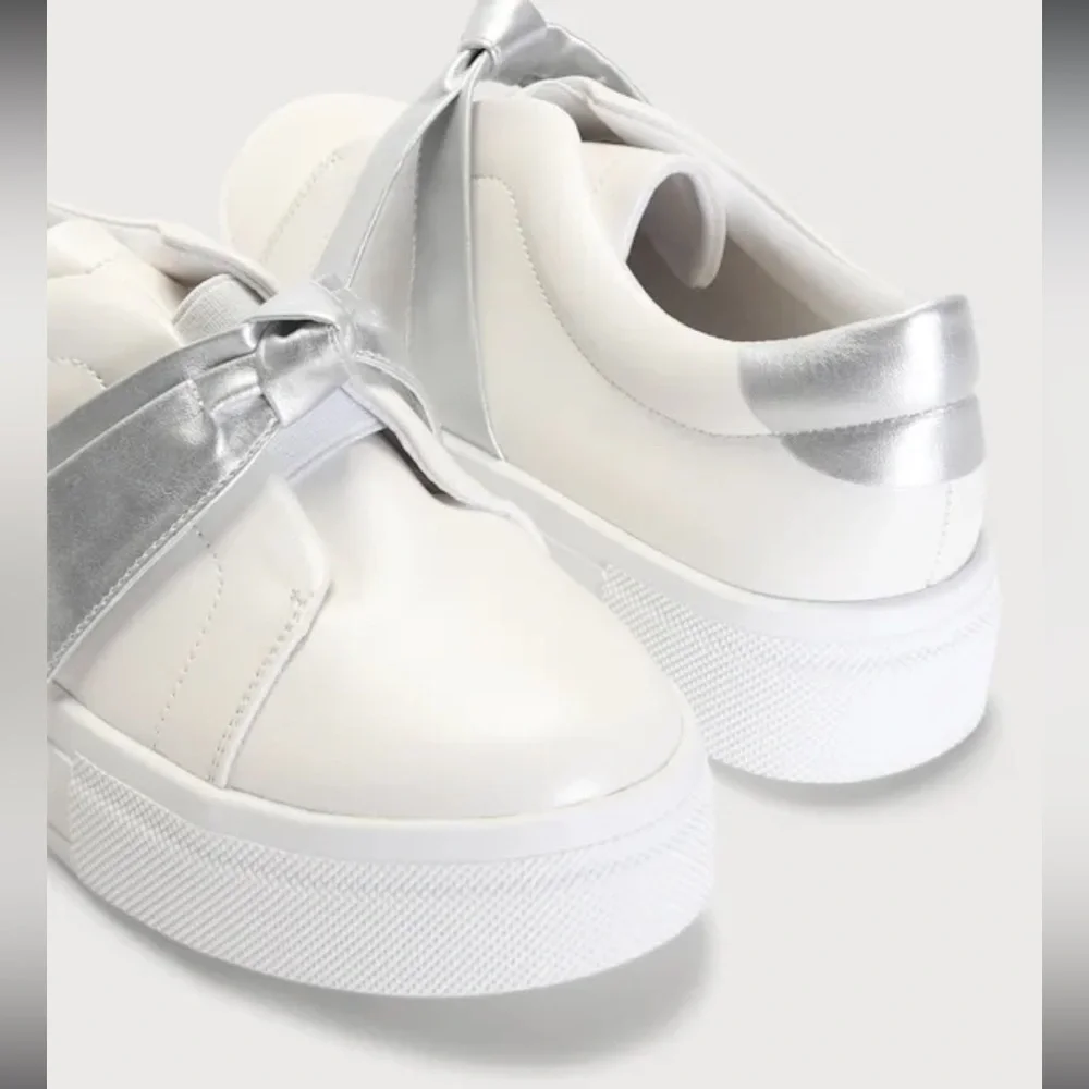 Calissa‎ Silver Bow Flatform Sneakers